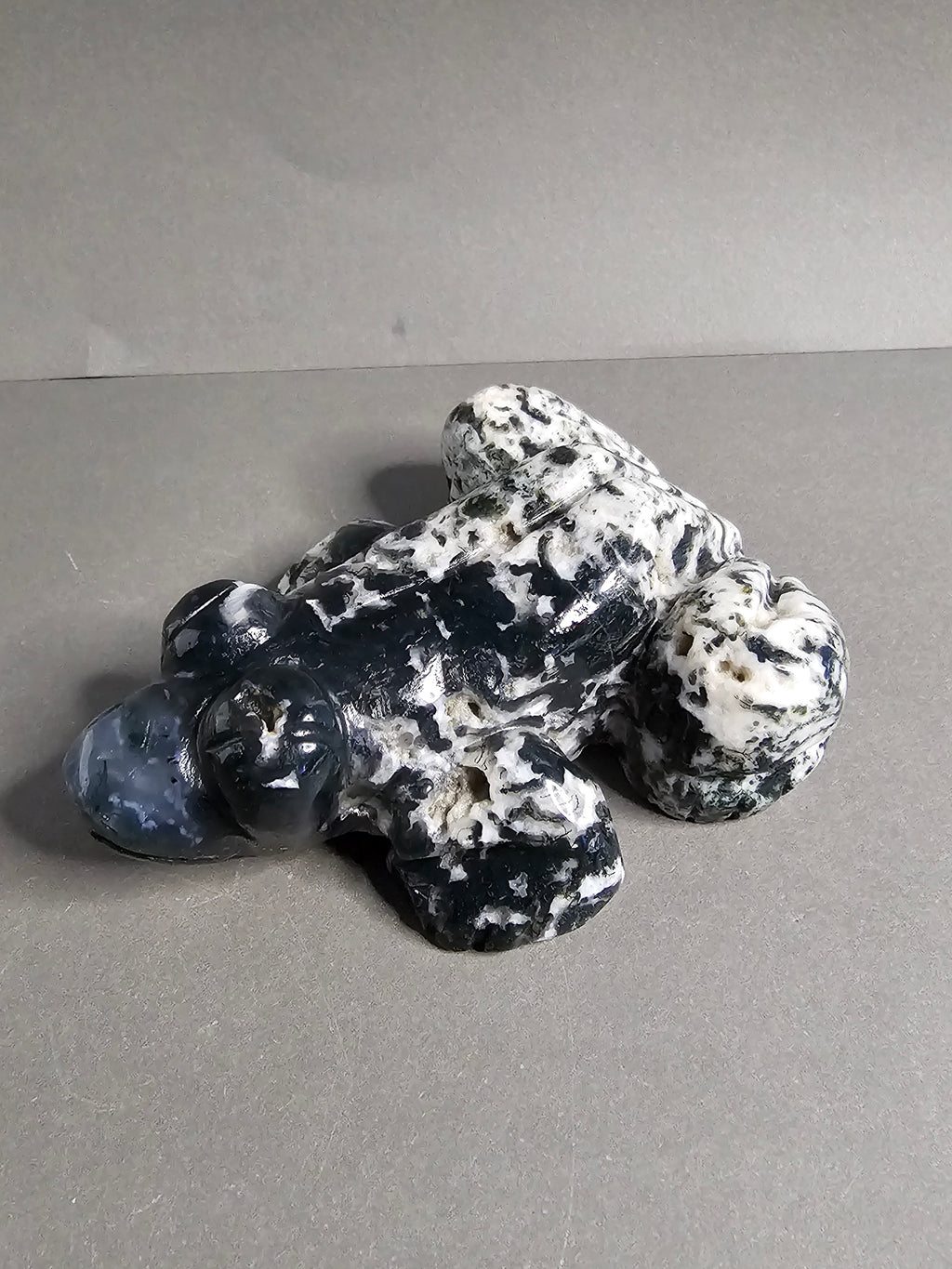 Moss Agate Frog Carving – 3.5" Crystal Frog Figurine