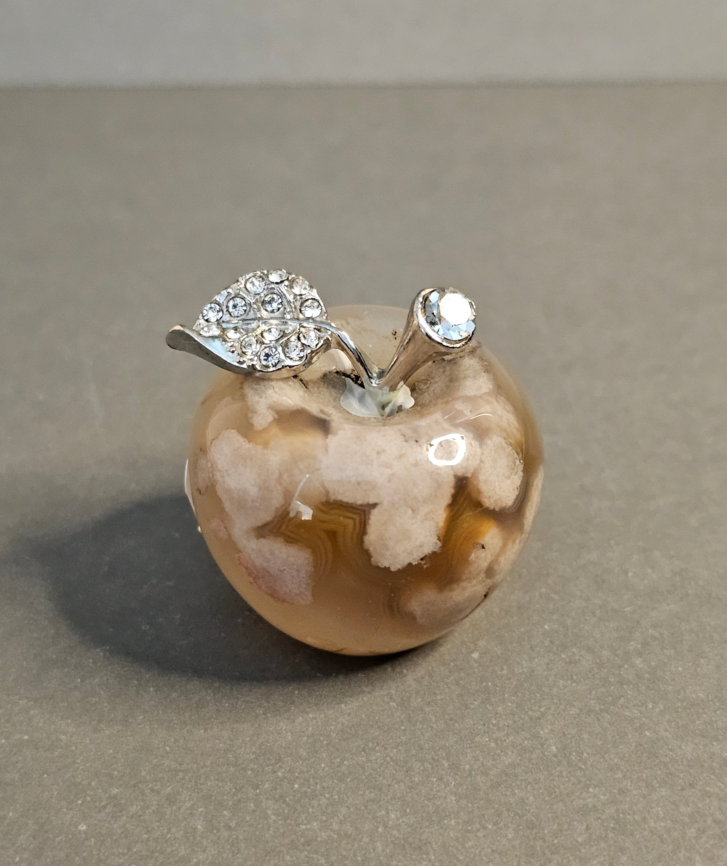 Flower Agate apple carving.