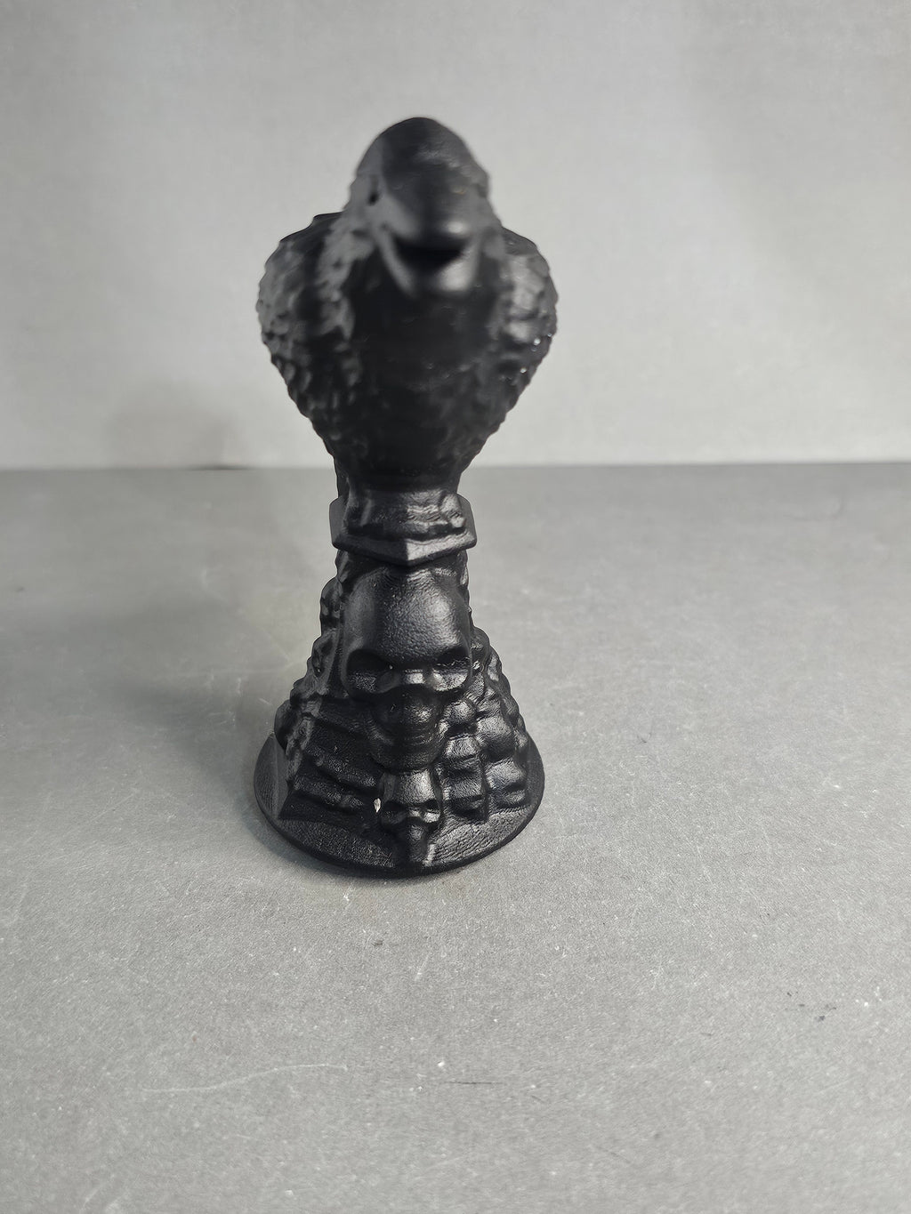 Obsidian Raven on Skull Pedestal – 3.5" Gothic Collector Carving